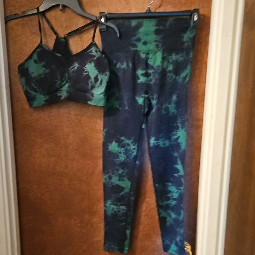 Black and Green Tie-Dye Activewear Set